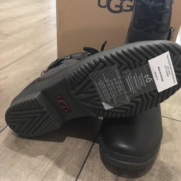 UGG Boots - Picture 10 of 11